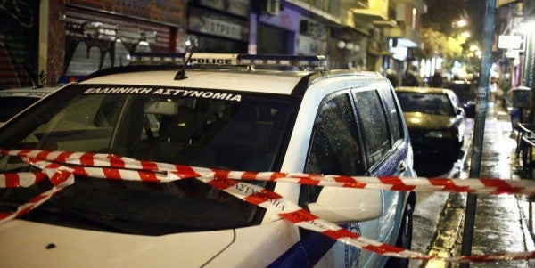 Ρομά διεμβόλισαν συμβατικό όχημα της ΕΛ.ΑΣ στα Κάτω Πατήσια! Πυροβόλησαν τους Αστυνομικούς